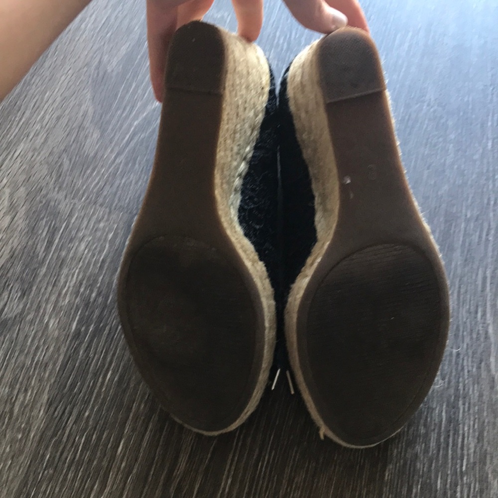 SOLD ✨ Kelly & Katie Wedge Lace Peep Toe Bow Sandal Heel - Picture 8 of 12